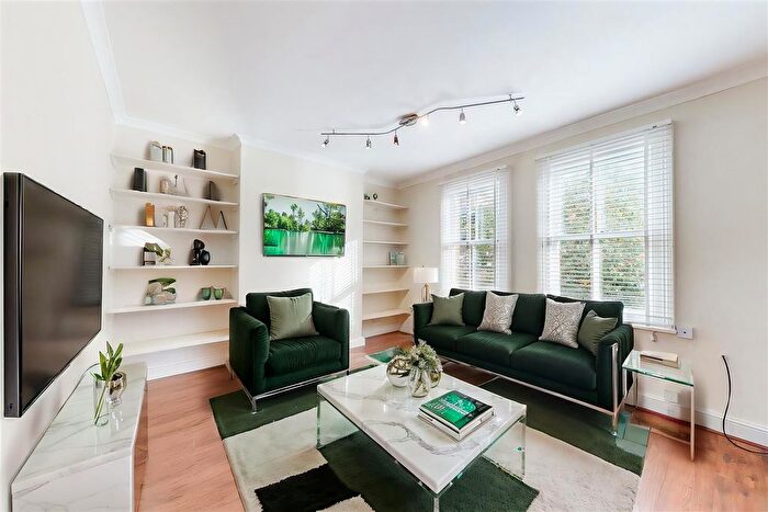 2 Bedroom Flat To Rent In Thorparch Road, London, SW8
