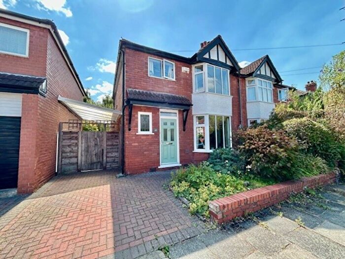 3 Bedroom Semi Detached House For Sale In Austin Drive, Didsbury, M20