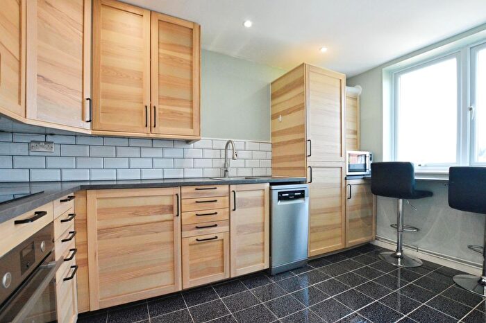 2 Bedroom Flat To Rent In Camden House, Marlowes, Hemel Hempstead, HP1