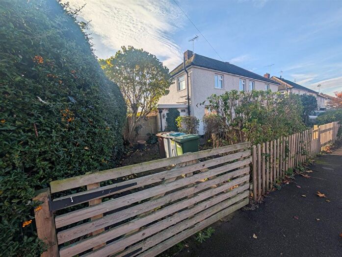 3 Bedroom Semi Detached House For Sale In Stephen Road, Newark, NG24