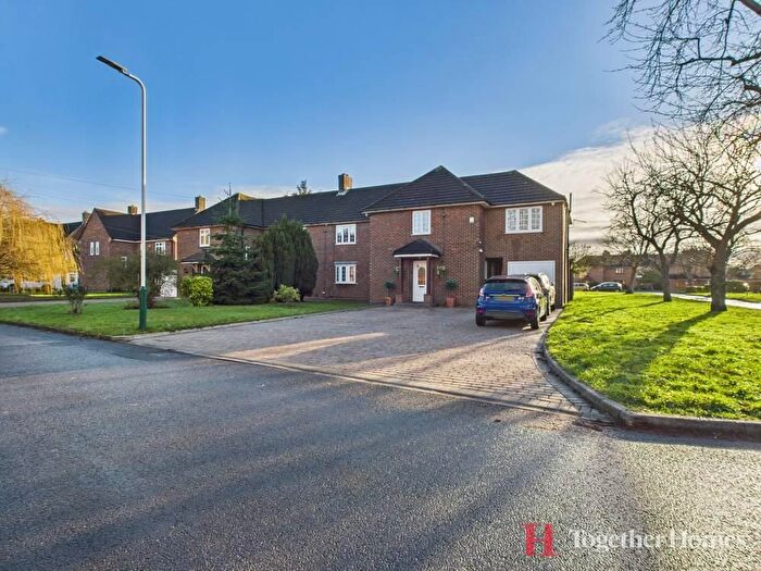 6 Bedroom Semi Detached House For Sale In Cavendish Avenue, Hornchurch, RM12