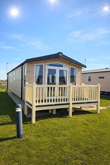 2 Bedroom Mobile/park Home For Sale In Main Road, Cowden, Hull, HU11