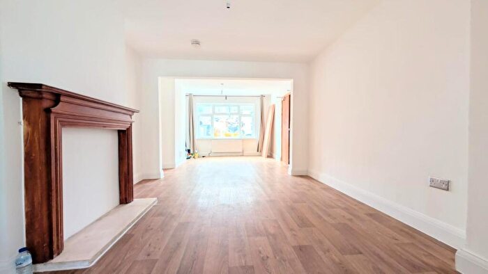 4 Bedroom House To Rent In Ballards Road, Neasden, NW2