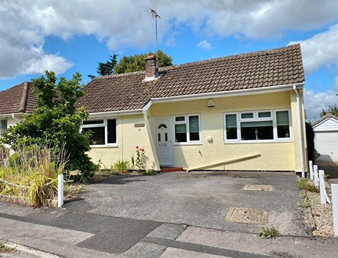 3 Bedroom Detached Bungalow For Sale In Woodcock Gardens, Warminster, BA12