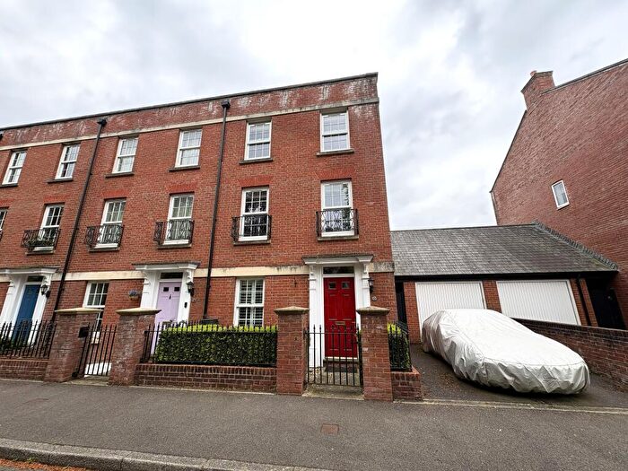 4 Bedroom House To Rent In Mastertson Street, EX2