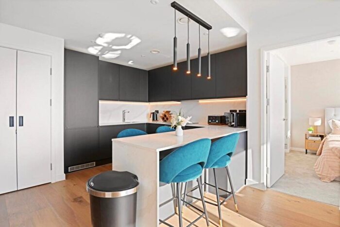 2 Bedroom Apartment To Rent In Viadux, Deansgate, M1