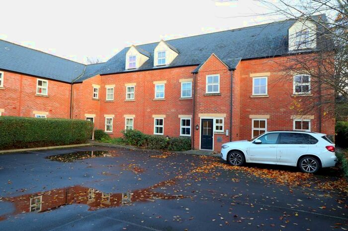 1 Bedroom Flat To Rent In Farm Street, Tredworth, Gloucester, GL1