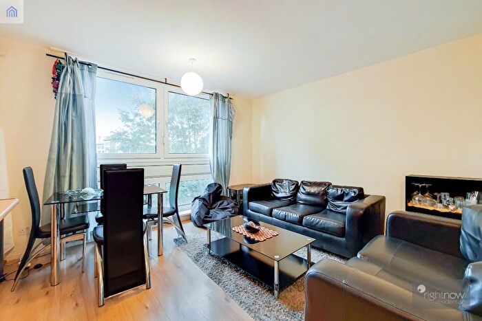 3 Bedroom Flat To Rent In Queensdale Crescent, London, London, W11