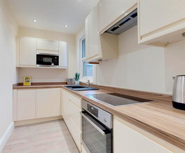 1 Bedroom Flat To Rent In West Street, Bromley BR1