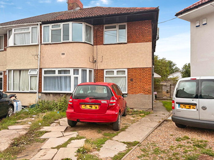 2 Bedroom Apartment For Sale In Gilda Close, Bristol, BS14