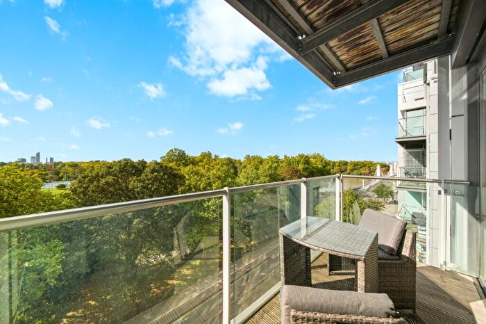 2 Bedroom Flat For Sale In Eustace Building, Queenstown Road, SW11