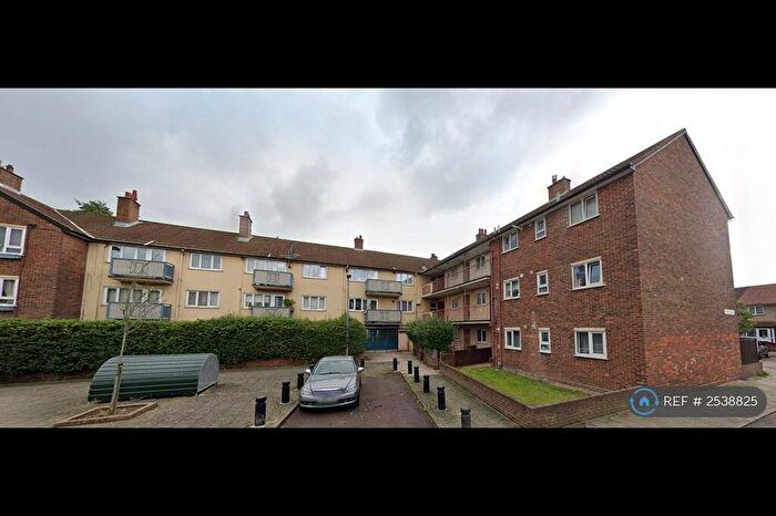 3 Bedroom Flat To Rent In St. John's Road, London, E16