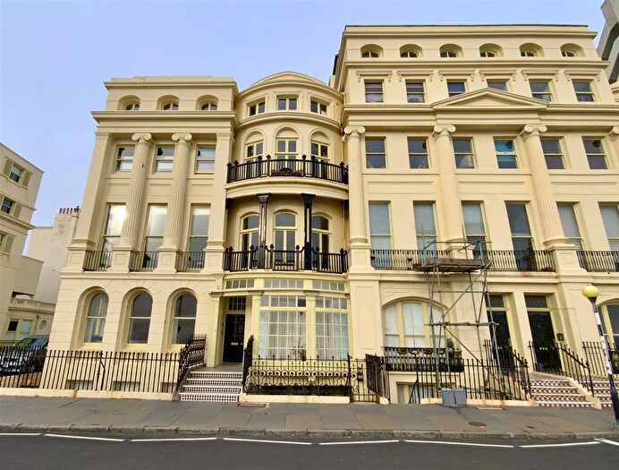 3 Bedroom Flat For Sale In Brunswick Terrace, Hove, BN3
