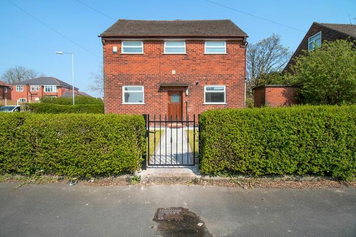3 Bedroom Semi-Detached House To Rent In Tig Fold Road, Farnworth, Bolton, BL4