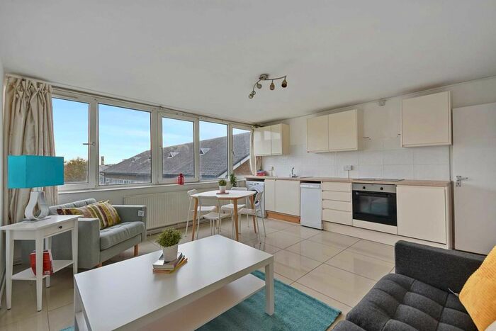 4 Bedroom Flat To Rent In Ebley Close, London, SE15