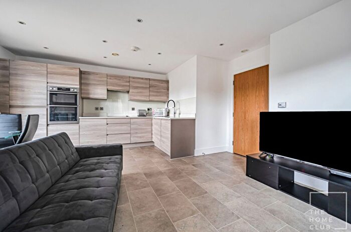 2 Bedroom Flat To Rent In Station View, Guildford, GU1