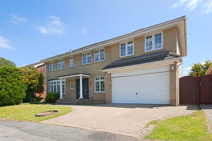 5 Bedroom Detached House To Rent In Cannock Close, Maidenhead, SL6