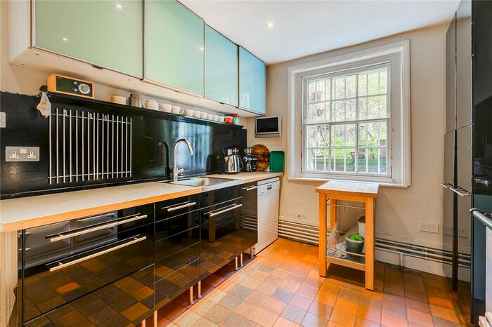 3 Bedroom Property To Rent In Hemingford Road, Barnsbury, Islington, London, N1