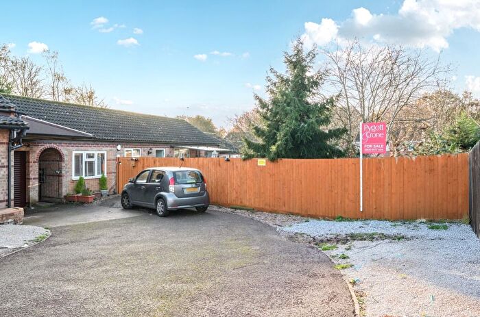 3 Bedroom Semi-Detached Bungalow For Sale In March Close, Nottingham, Nottinghamshire, NG5