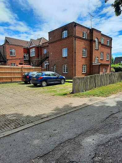 Studio To Rent In Cantelupe Road, East Grinstead, RH19