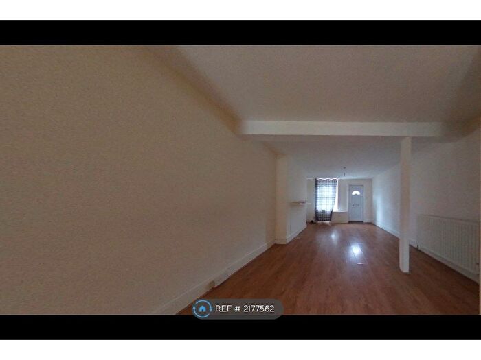 2 Bedroom End Of Terrace House To Rent In Myrtle Grove, Colchester, CO2