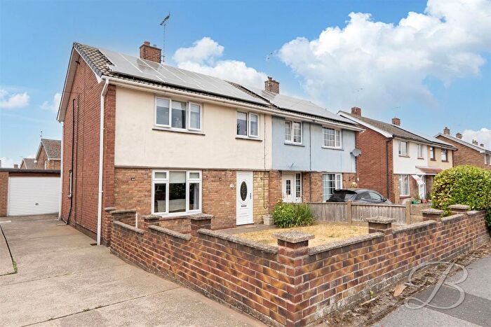 3 Bedroom Semi-Detached House For Sale In Chestnut Drive, New Ollerton, Newark, NG22