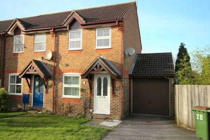 2 Bedroom House To Rent In Standen Place, Horsham, RH12