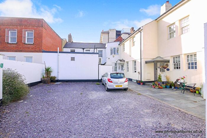 Property For Sale In Guildford Street, Chertsey, KT16