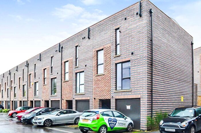 3 Bedroom House To Rent In Navigation Street, Ancoats, Manchester, M4