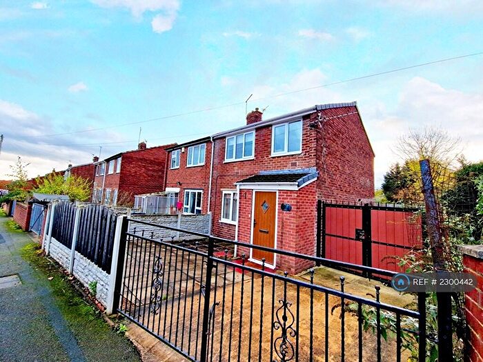 3 Bedroom Semi-Detached House To Rent In Grange Road, Royston, Barnsley, S71
