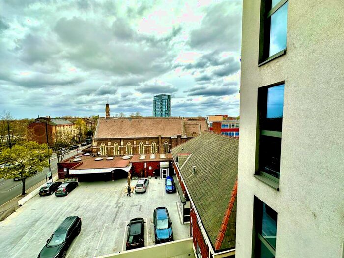 1 Bedroom Apartment To Rent In Saffron Central Square, Croydon, CR0