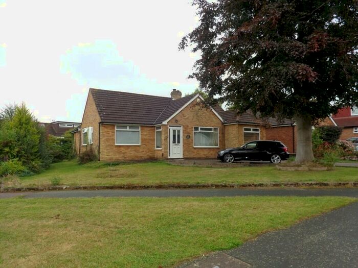 4 Bedroom Detached Bungalow To Rent In Cuffley, EN6