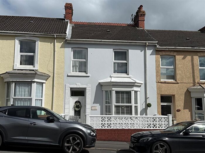 3 Bedroom Terraced House For Sale In Felinfoel Road, Llanelli, SA15