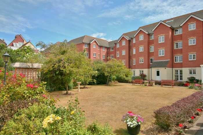 1 Bedroom Retirement Property For Sale In Queens Crescent, Southsea, PO5