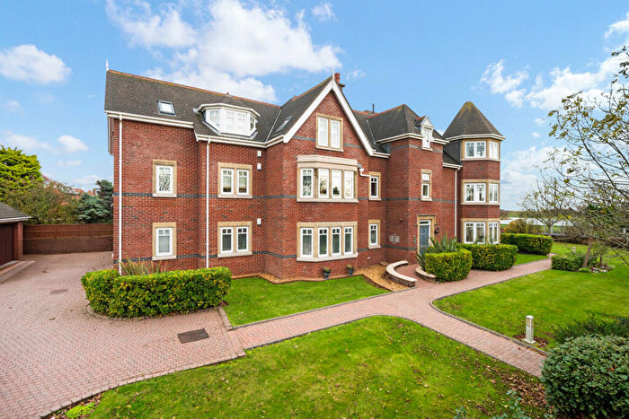 2 Bedroom Apartment For Sale In Inner Promenade, Lytham St Annes, FY8