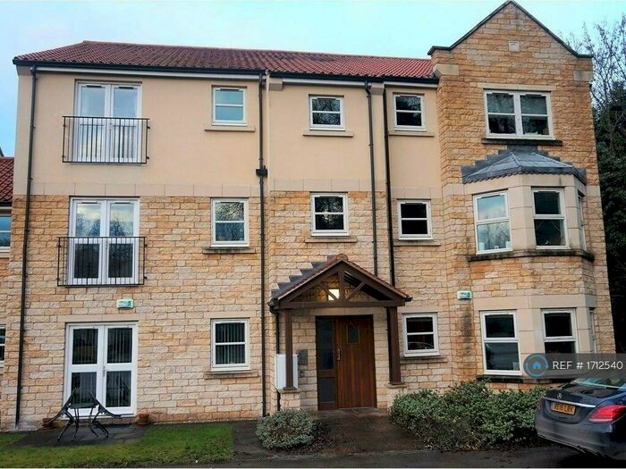 2 Bedroom Flat To Rent In Abbeystone Way, Monk Fryston, Leeds, LS25
