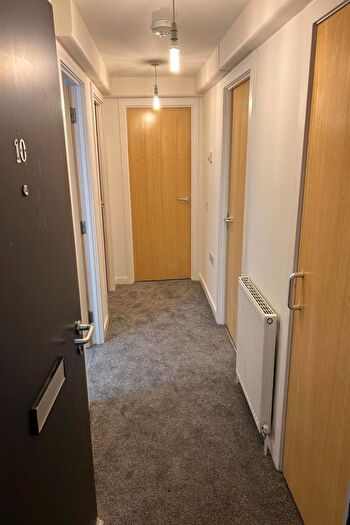 1 Bedroom Flat To Rent In Cowgate, Edinburgh, EH1