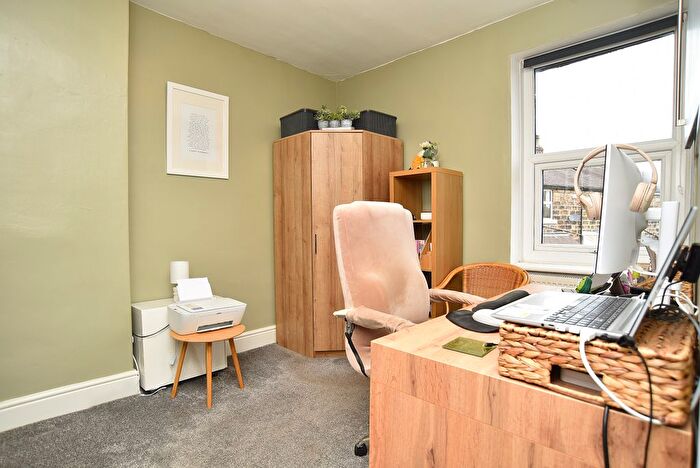 2 Bedroom Terraced House For Sale In Ashfield Road, Harrogate, HG1
