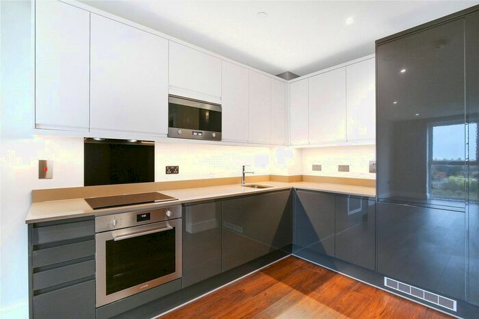 1 Bedroom Flat To Rent In Samuelson House, Bridge Road, Southall, Uxbridge, UB2