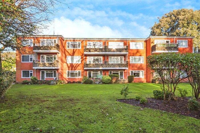 2 Bedroom Flat For Sale In Cavendish Place, Bournemouth, BH1