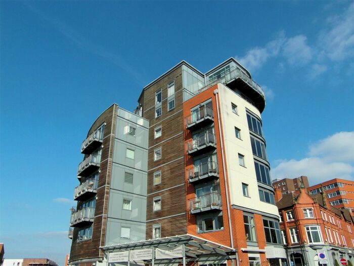 1 Bedroom Flat To Rent In Islington Gates, Fleet Street, Birmingham City Centre, West Midlands, B3