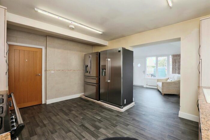 2 Bedroom Detached Bungalow For Sale In Cornwall Road, Retford, DN22