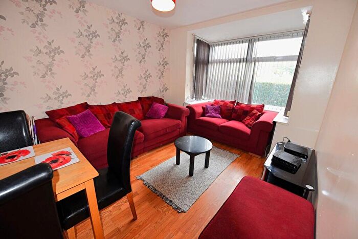 5 Bedroom Flat To Rent In Mayville Road, LS6