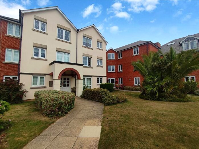 1 Bedroom Apartment For Sale In Penfold Road, Worthing, West Sussex, BN14