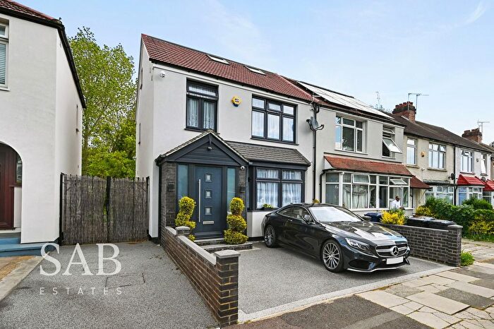 4 Bedroom Terraced House For Sale In Queens Avenue, Greenford, UB6