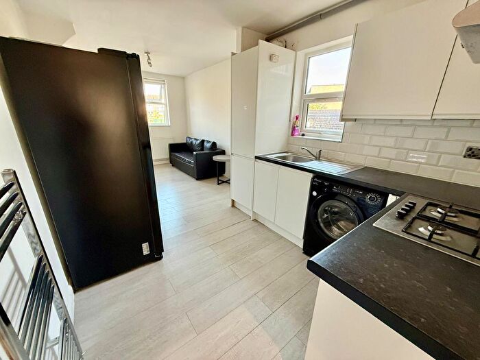 2 Bedroom Flat To Rent In London, E7