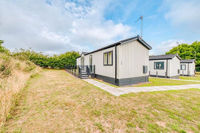 2 Bedroom Park Home For Sale In Broadland Marina, Oulton Broad, NR33
