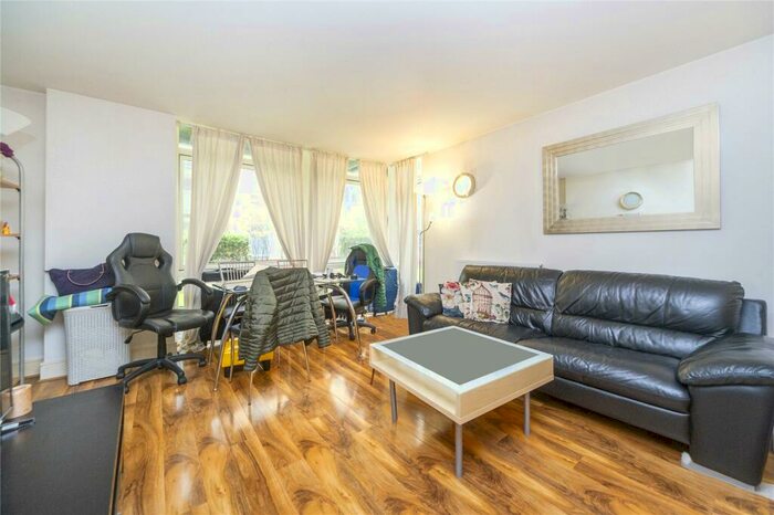 1 Bedroom Flat To Rent In Lowry House, Cassilis Road, E14