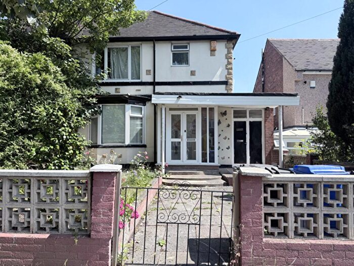 3 Bedroom Semi-Detached House For Sale In Moonshine Lane, Sheffield, S5