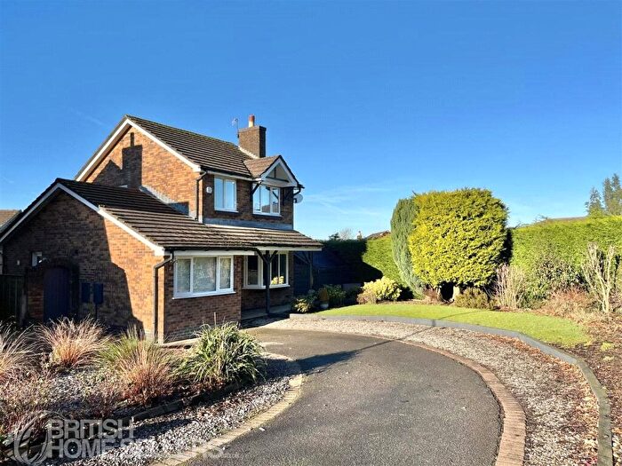 4 Bedroom Detached House For Sale In Shropshire Drive, Glossop, Derbyshire, SK13